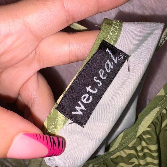 Y2K Wet Seal tank top - Picture 3 of 7